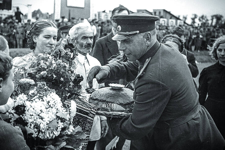 Встреча на Белорусском вокзале