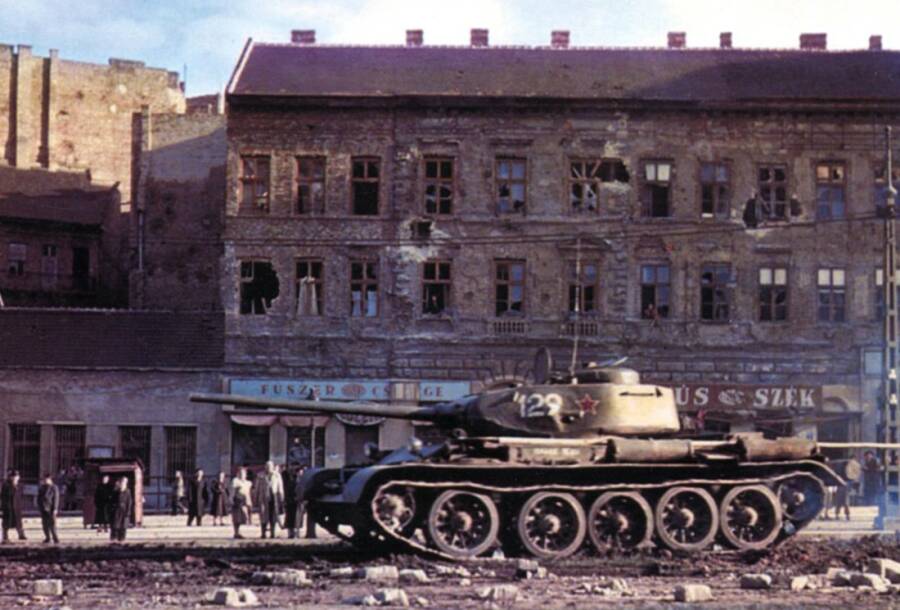 Т-44 8-й механизированной армии в восточной Венгрии, осень 1956 года