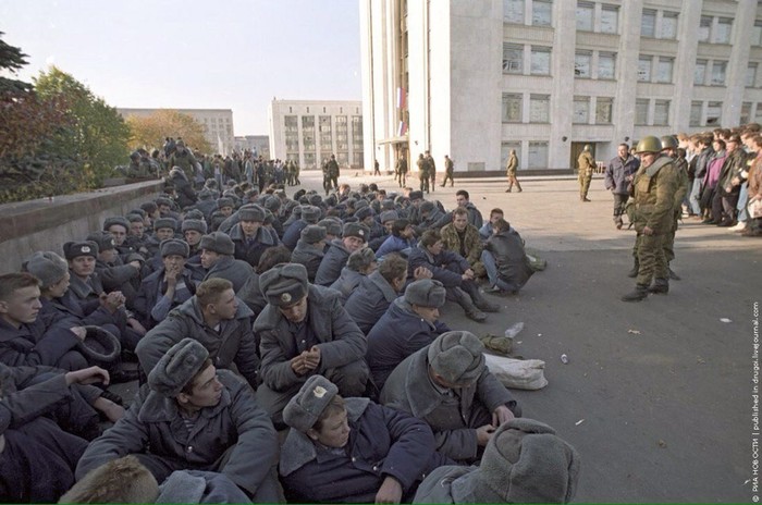 Пленные солдаты внутренних войск